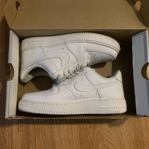 NIKE Air Force 1